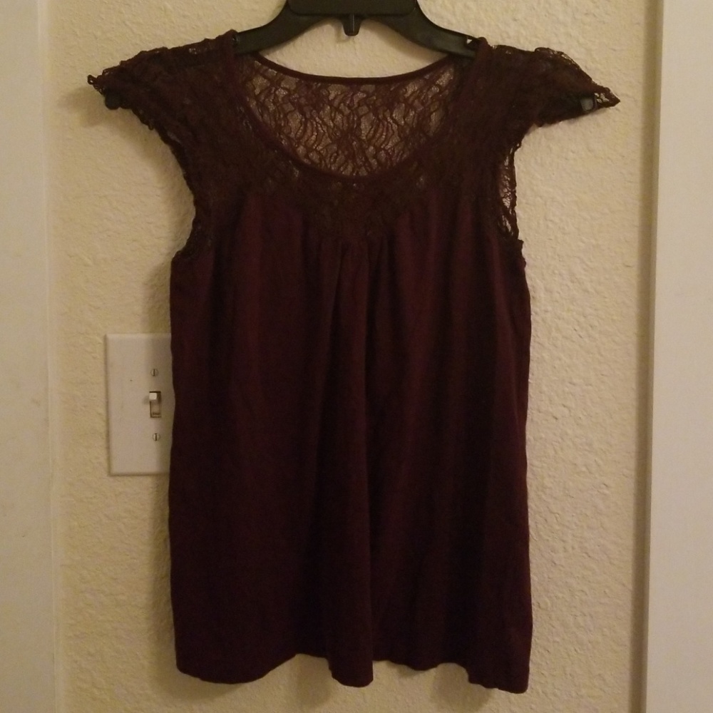 ELLE small lace  shirt design. Burgundy
